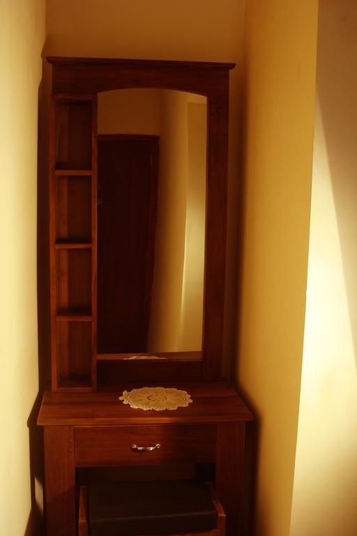 Sugandi Inn Kochchikade Dış mekan fotoğraf