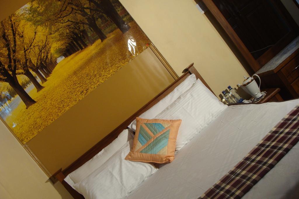 Sugandi Inn Kochchikade Dış mekan fotoğraf