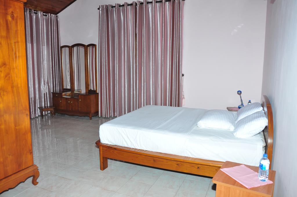 Sugandi Inn Kochchikade Dış mekan fotoğraf