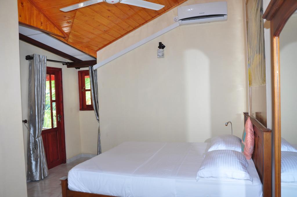 Sugandi Inn Kochchikade Dış mekan fotoğraf