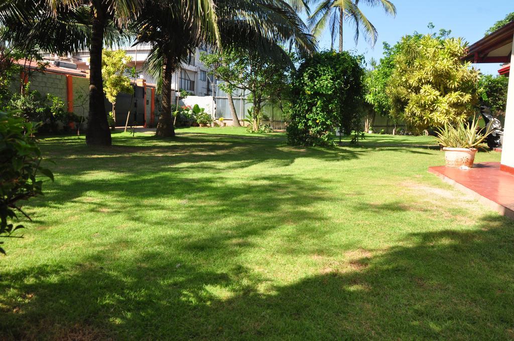 Sugandi Inn Kochchikade Dış mekan fotoğraf