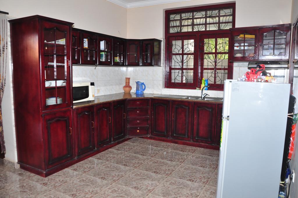 Sugandi Inn Kochchikade Dış mekan fotoğraf