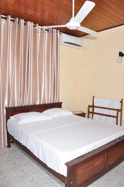 Sugandi Inn Kochchikade Dış mekan fotoğraf