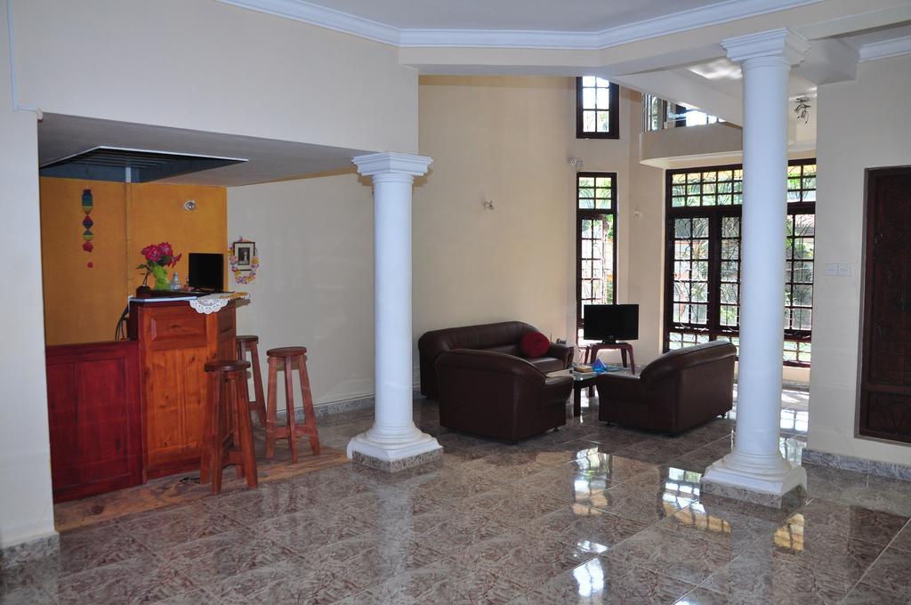 Sugandi Inn Kochchikade Dış mekan fotoğraf
