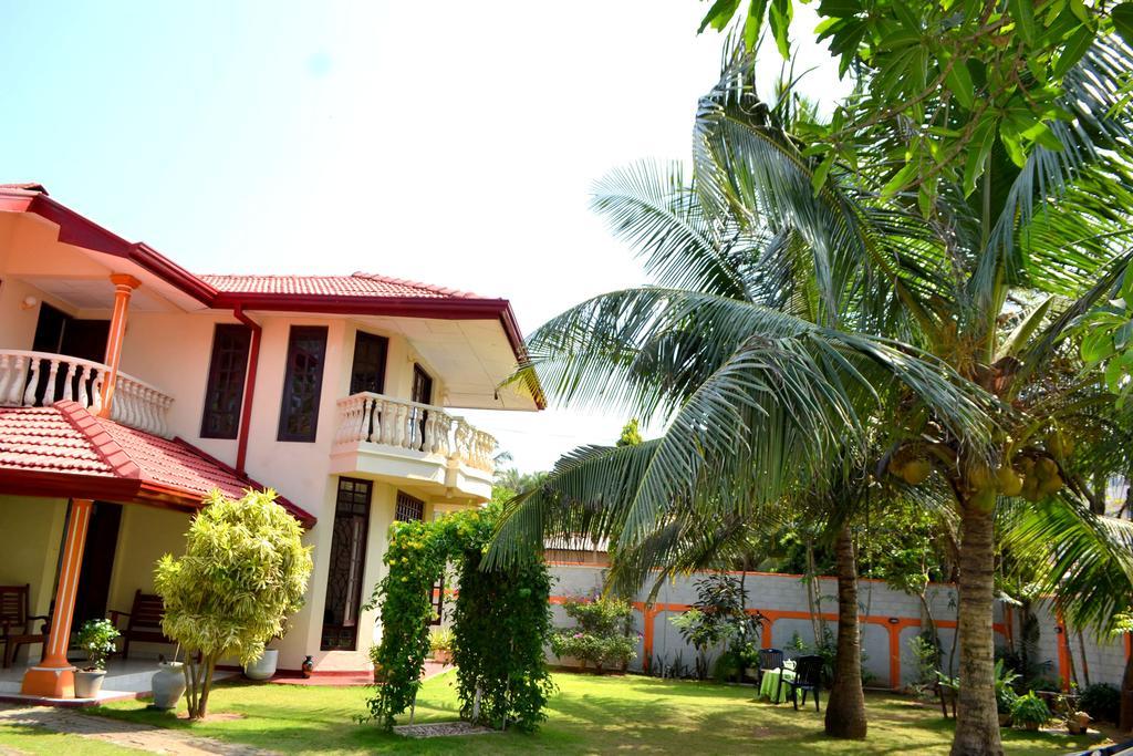 Sugandi Inn Kochchikade Dış mekan fotoğraf