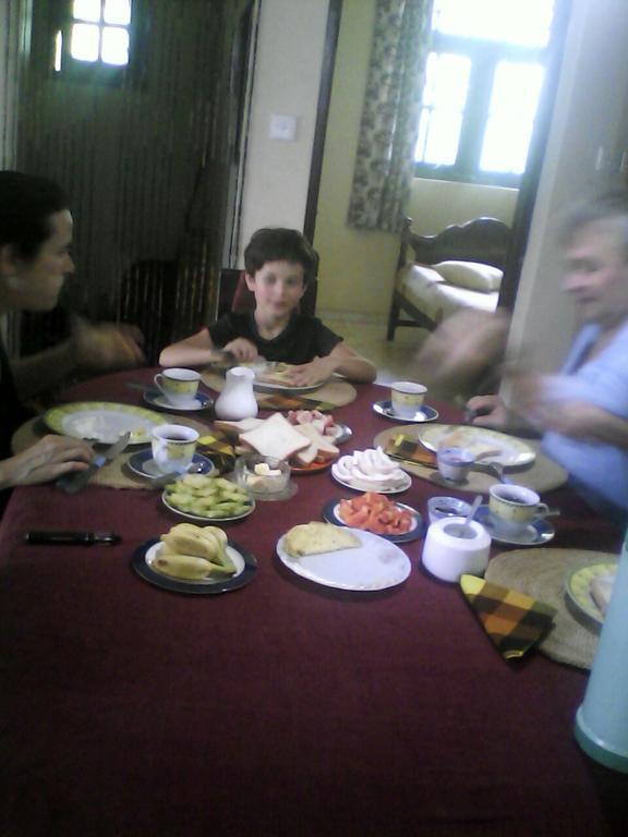 Sugandi Inn Kochchikade Dış mekan fotoğraf
