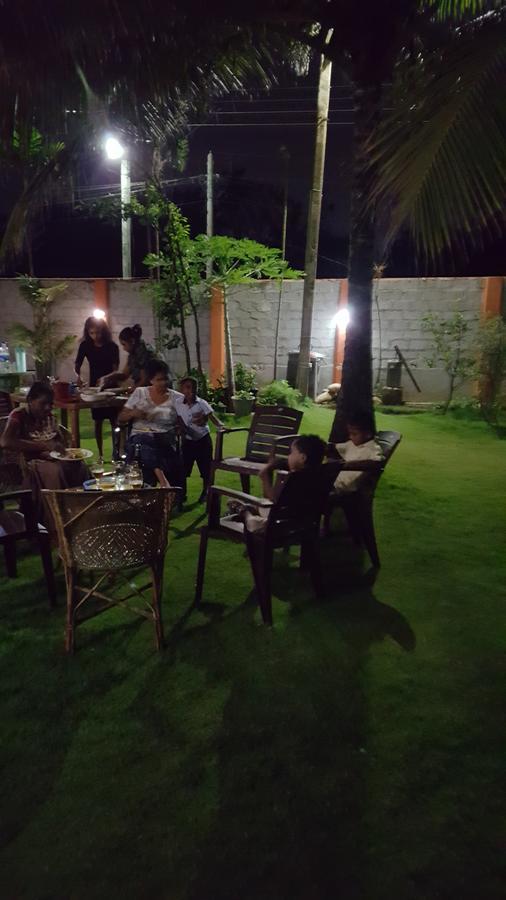 Sugandi Inn Kochchikade Dış mekan fotoğraf