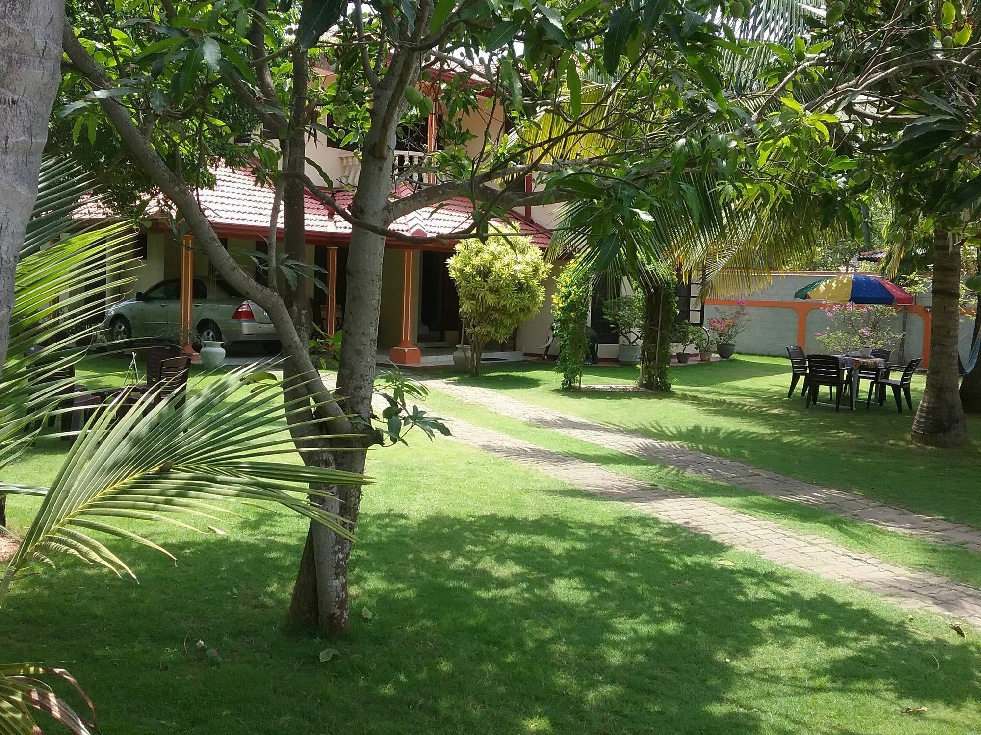 Sugandi Inn Kochchikade Dış mekan fotoğraf